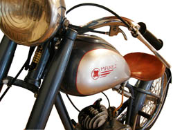 Motocykel Manet M90