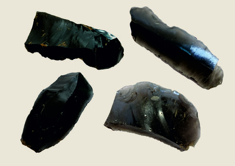 Zbierkový predmet mesiaca február 2024 - obsidián Zbierkový predmet mesiaca február 2024 - obsidián