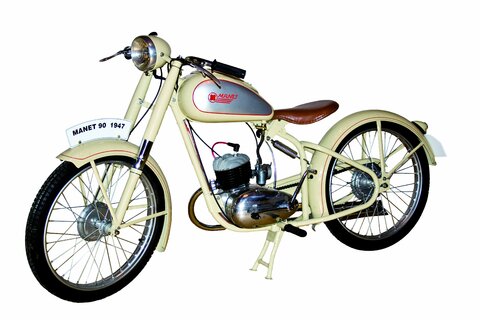 Výstava historických motocyklov "Od počiatkov po zlatú éru" - inovácia výstavy Výstava historických motocyklov "Od počiatkov po zlatú éru" - inovácia výstavy