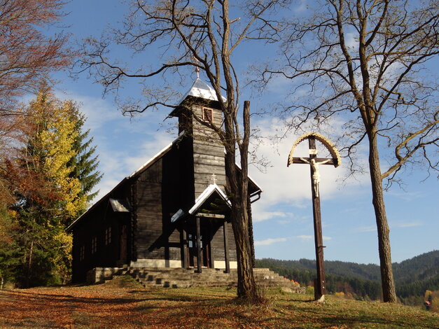 Kováč, milan: drevený kostolík v hornej marikovej – ráztoke - DSC00350