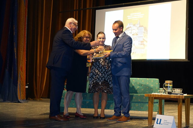 Krst publikácie architektonické pamiatky a pamätihodnosti mesta považská bystrica centrum a okolie - DSC01991