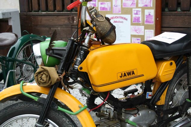 JAWA 50, Mustang