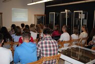 Študenti 1.ročníka na výstave čaro modrotlače - Čaro modrotlače obchodná akadémia (3)